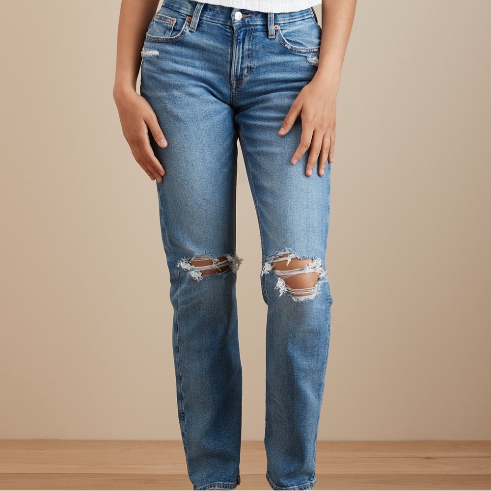 NWT AMERICAN EAGLE STRETCH CURVY RIPPED STRAIGHT JEAN